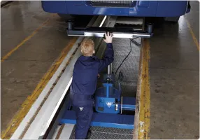 AC Hydraulic Air Hydraulic Floor Pit Jack in Rails, 15 Ton - Image 2