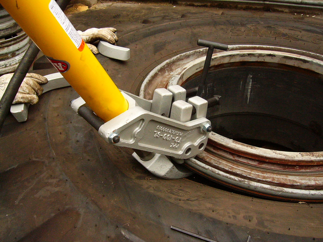OTR Tire Bead Breaker - Image 3