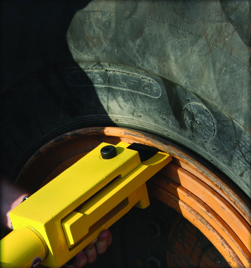 OTR Giant Tire Bead Breaker - Image 2