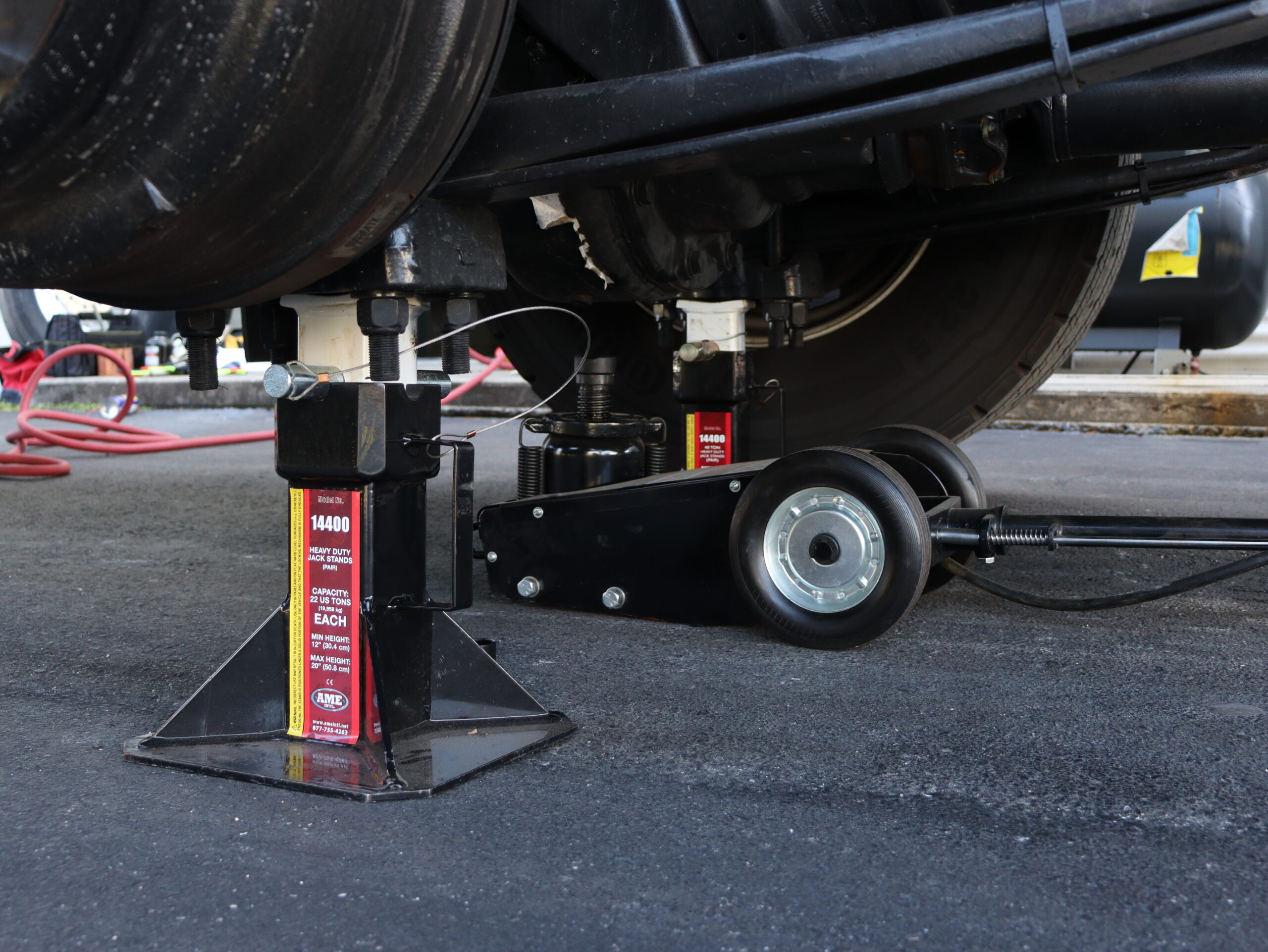 22 U.S. Ton Heavy Duty Jack - Image 2