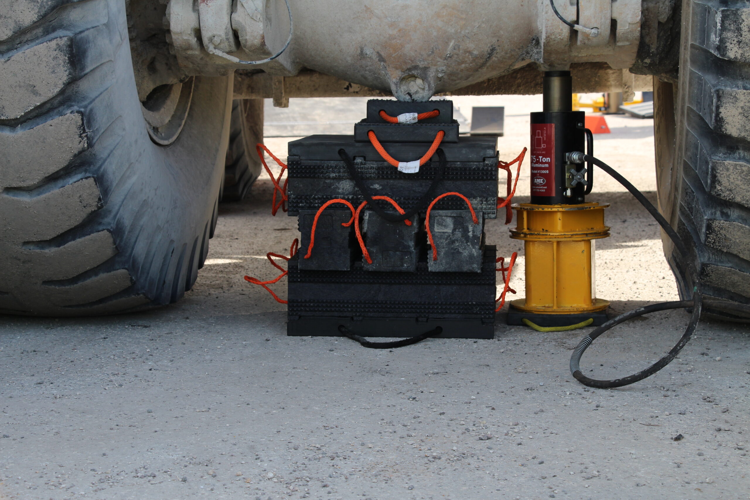 Titan Grip-It Jack Plate - Image 2