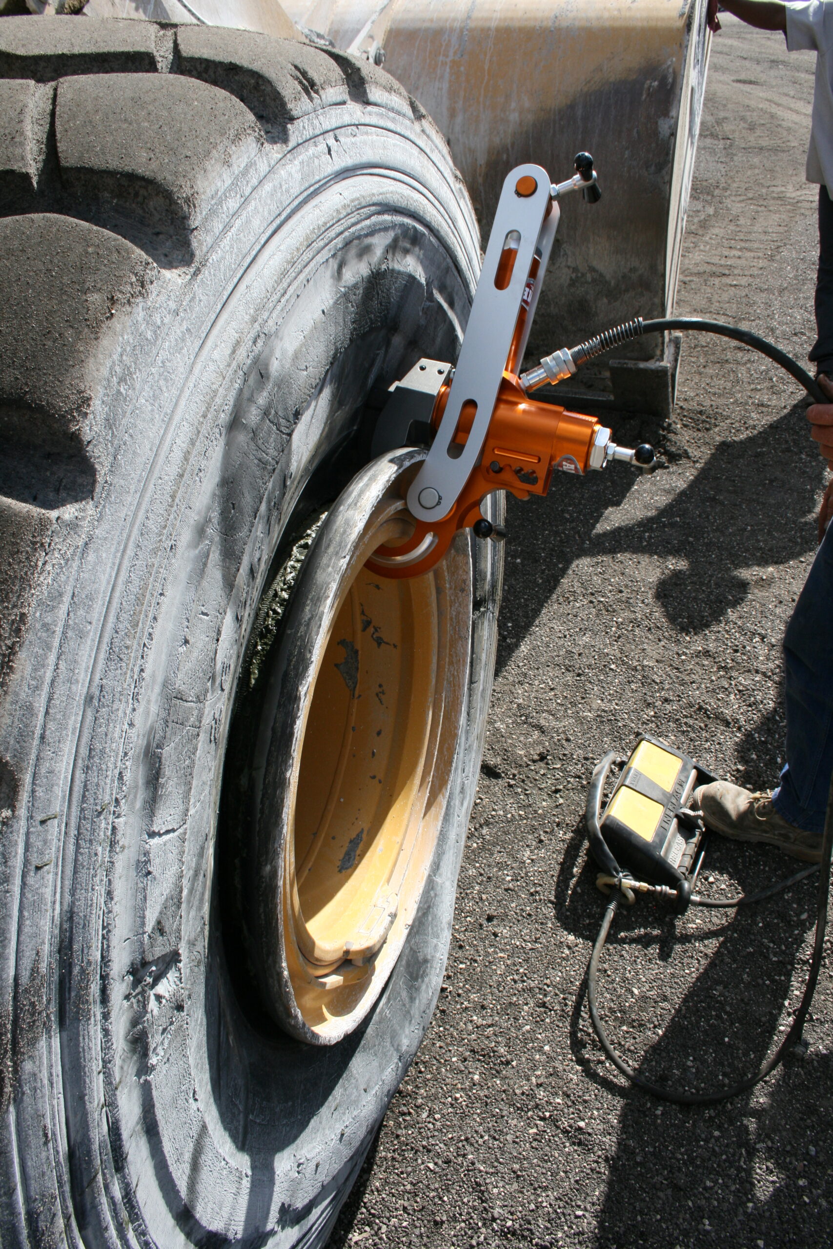 High Flow Air Hydraulic Pump - Image 2