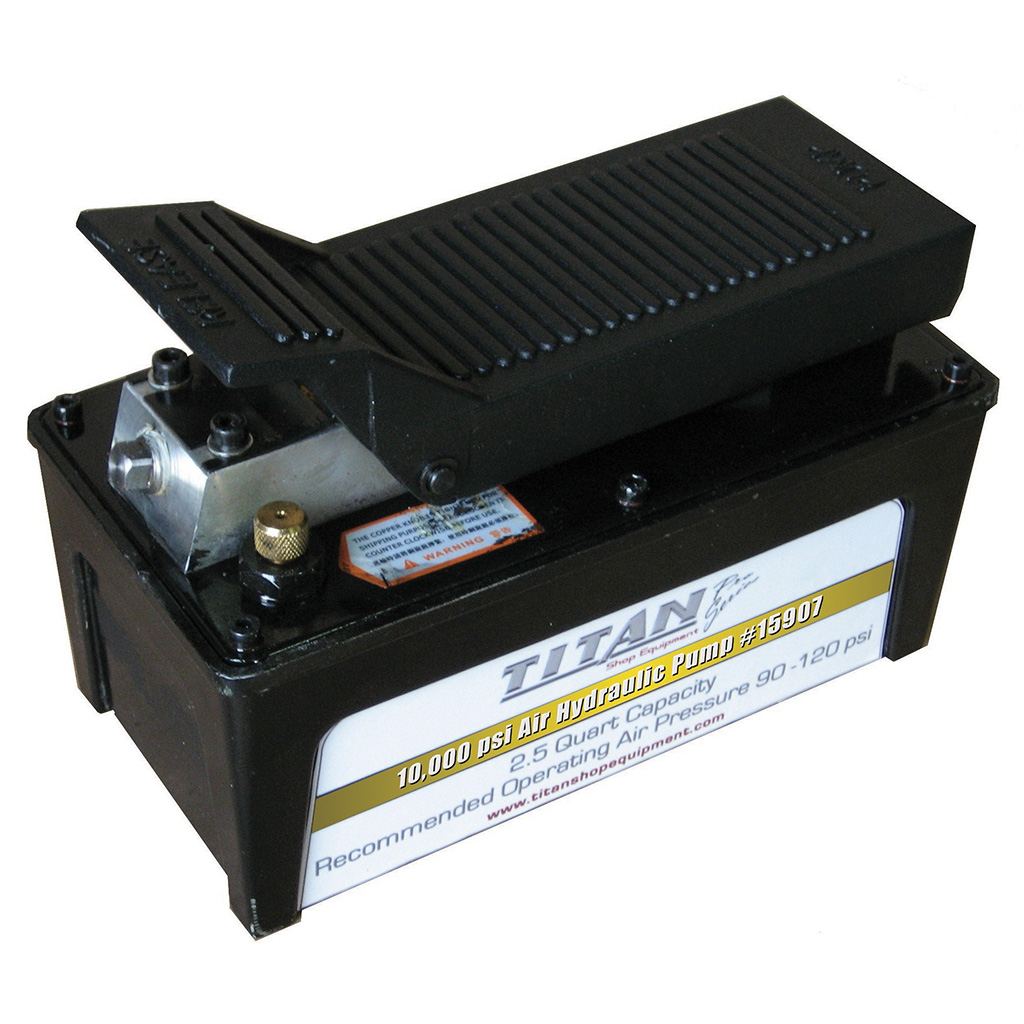 2.5 Quart Titan Air Hydraulic Pump, 3,900 PSI