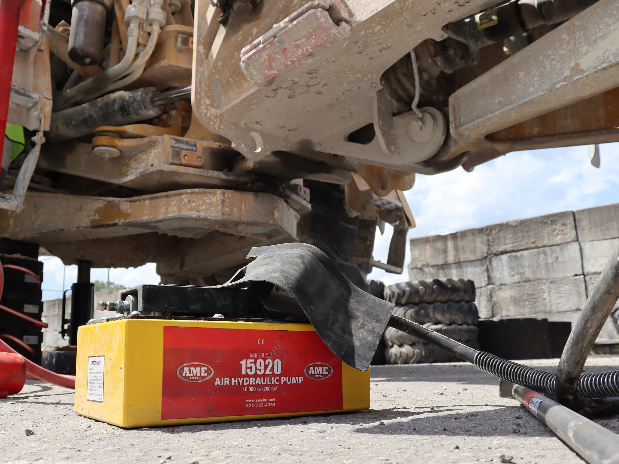 5 Quart Air Hydraulic Pump Steel - Image 3