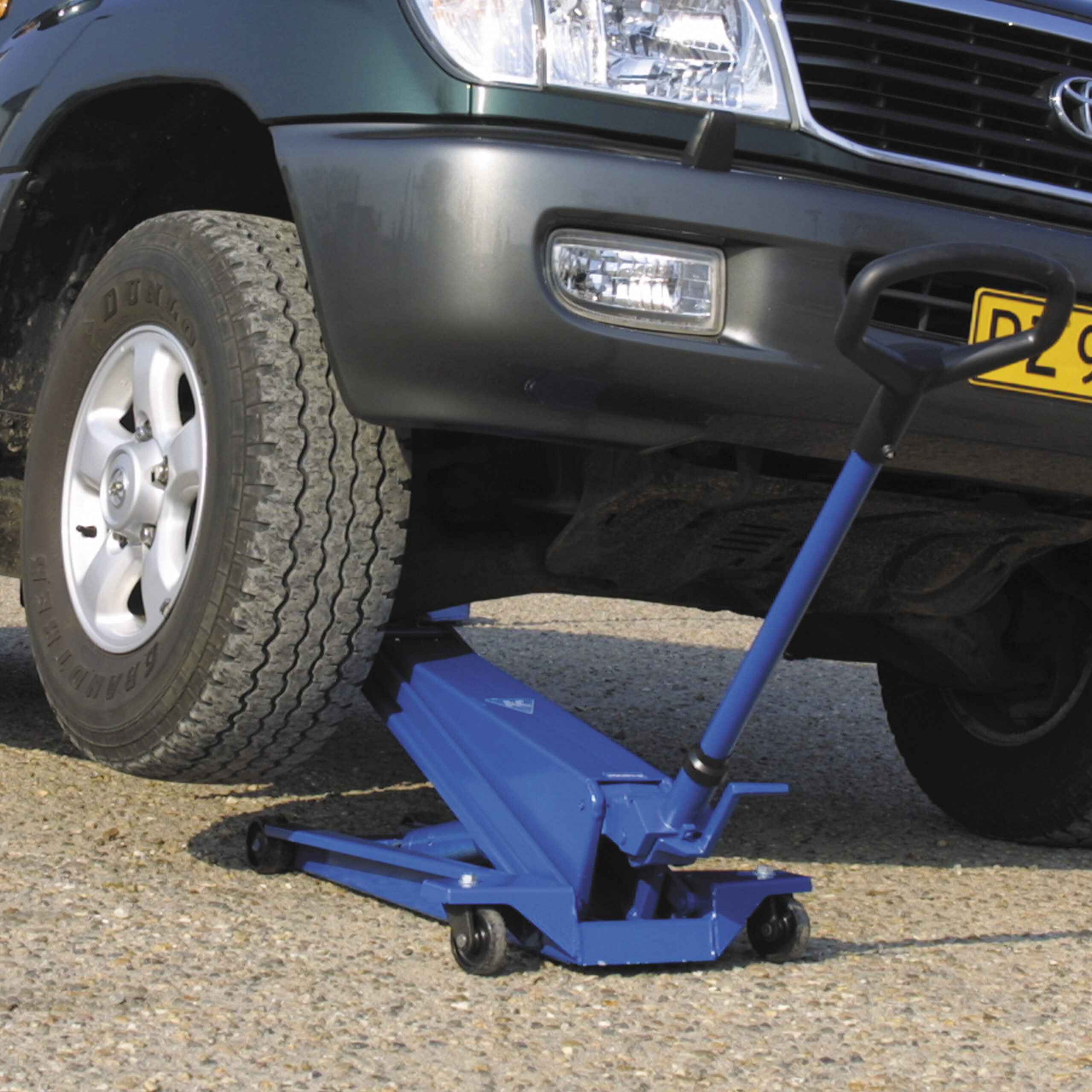 AC Hydraulic Garage Jack, 2-Ton - Image 2
