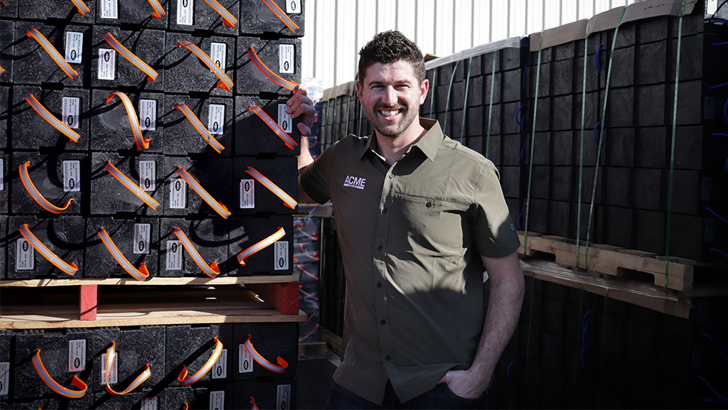 Casey McGrew with Cribbing